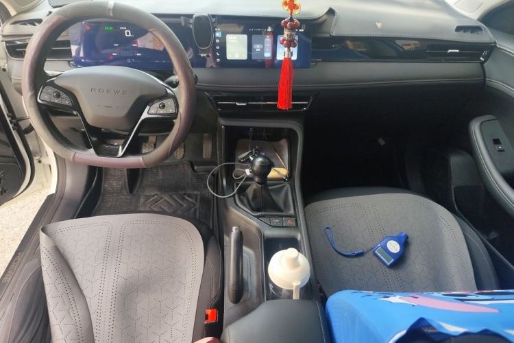 Used Roewe i5 2023 1.5L Manual Comfort Edition Center Console
