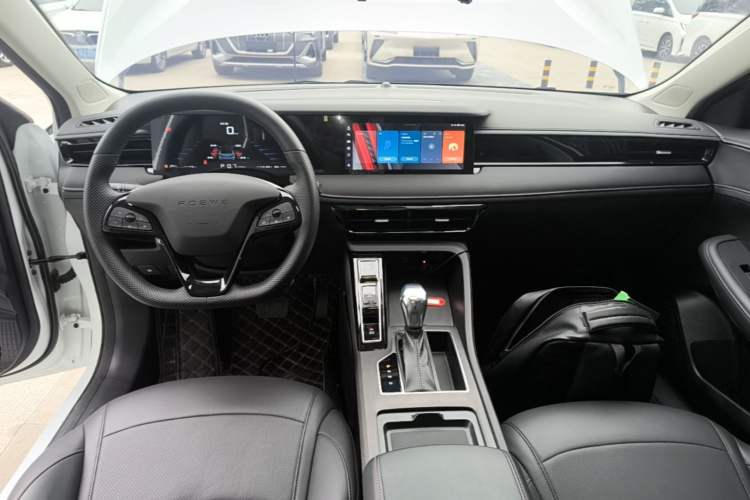 Used Roewe i5 2023 1.5L CVT Luxury Edition Center Console