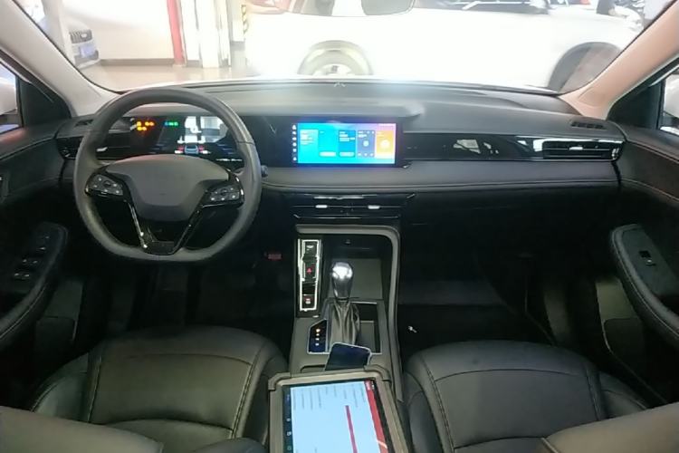Used Roewe i5 2023 1.5L CVT Luxury Edition Center Console