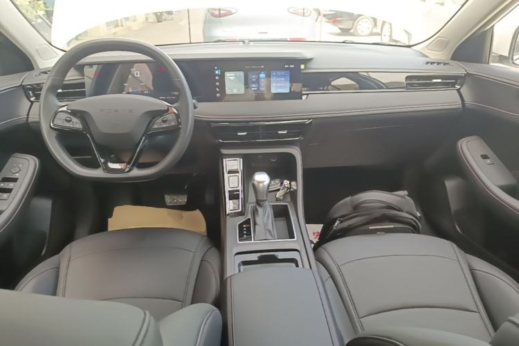 Used Roewe i5 2023 1.5L CVT Luxury Edition Center Console