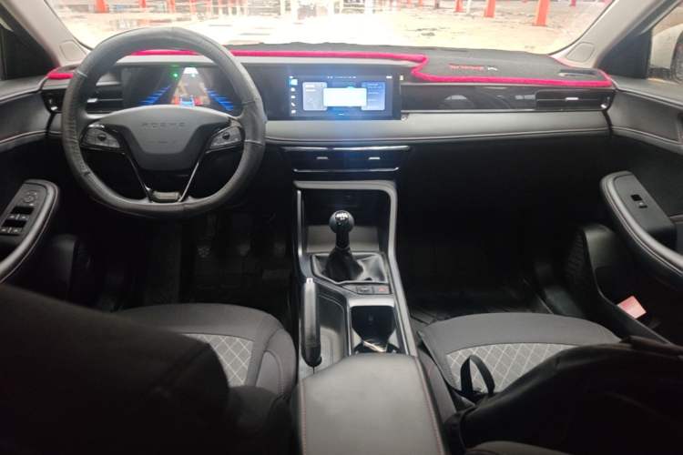 Used Roewe i5 2023 1.5L Manual Comfort Edition Center Console