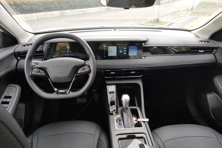 Used Roewe i5 2023 1.5L CVT Luxury Edition Center Console