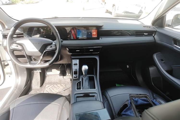 Used Roewe i5 2023 1.5L CVT Luxury Edition Center Console