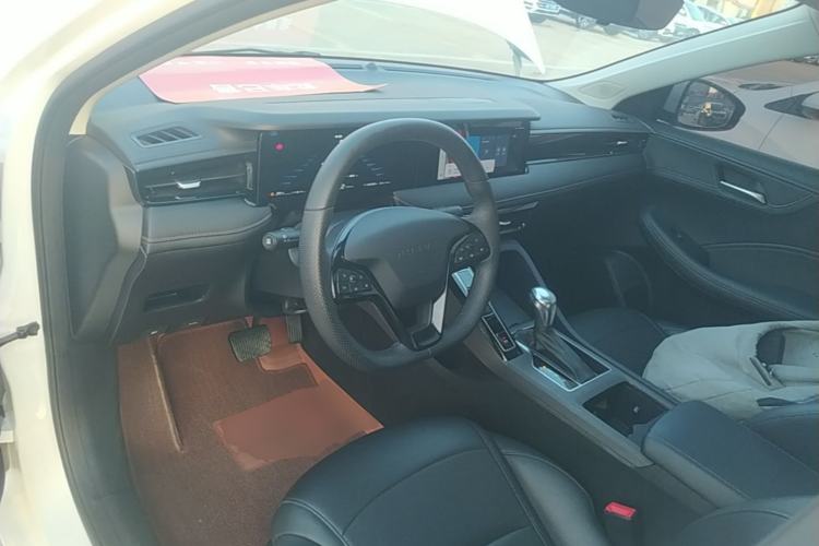 Used Roewe i5 2023 1.5L CVT Luxury Edition Center Console