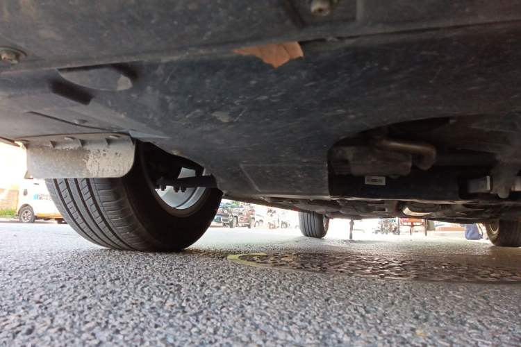 Used Roewe i5 2023 1.5L Manual Comfort Edition Chassis Front Right