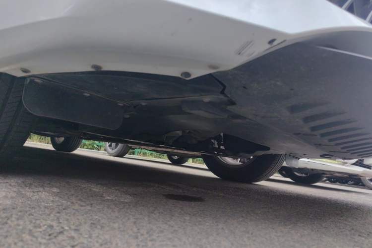 Used Roewe i5 2023 1.5L Manual Comfort Edition Chassis Front Right