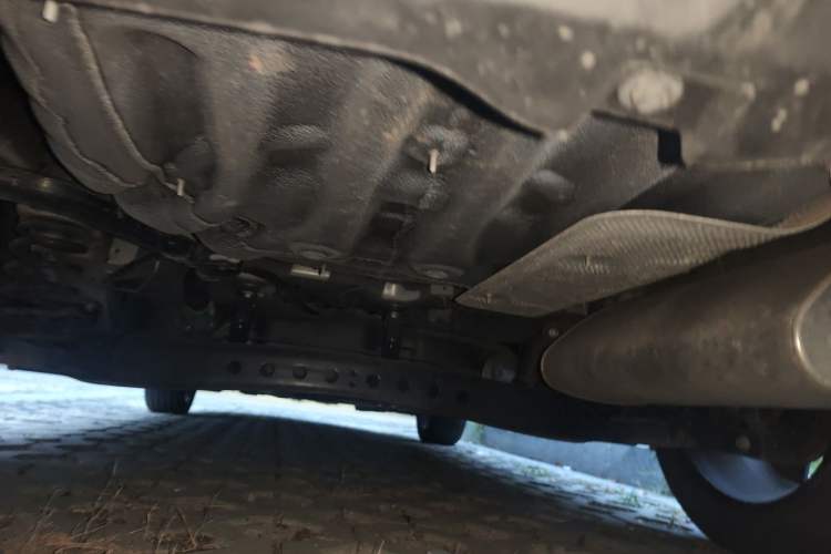 Used Roewe i5 2023 1.5L CVT Flagship Edition Chassis Rear