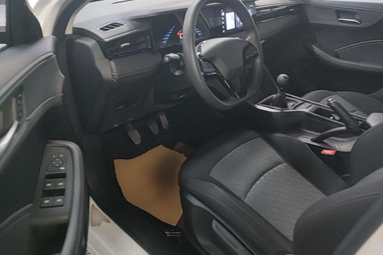 Used Roewe i5 2023 1.5L Manual Comfort Edition Driver Seat