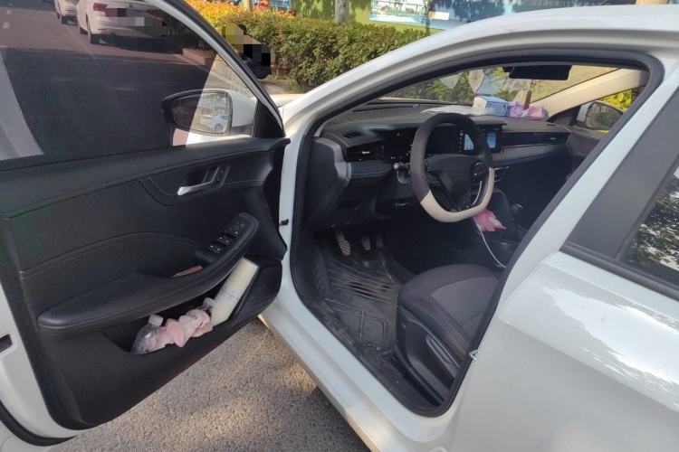 Used Roewe i5 2023 1.5L Manual Comfort Edition Driver Seat