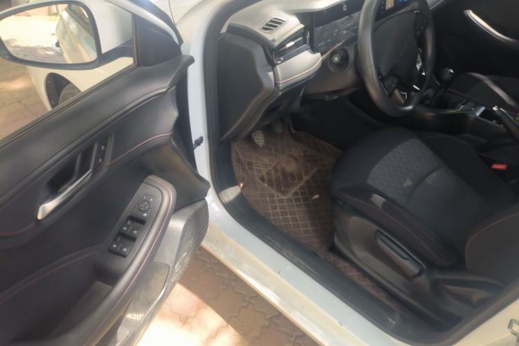 Used Roewe i5 2023 1.5L Manual Comfort Edition Driver Seat