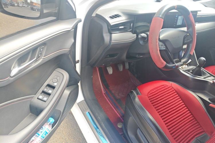 Used Roewe i5 2023 1.5L Manual Comfort Edition Driver Seat