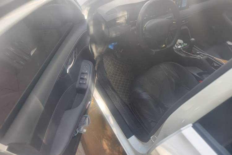 Used Roewe i5 2023 1.5L Manual Comfort Edition Driver Seat