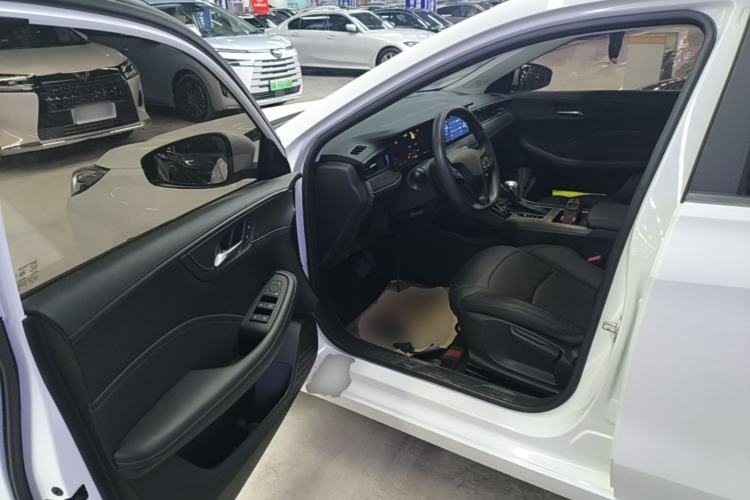 Used Roewe i5 2023 1.5L CVT Luxury Edition Driver Seat