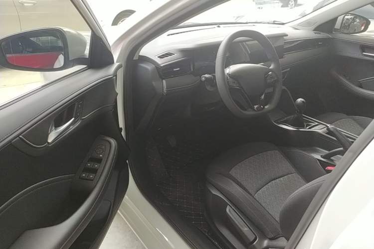 Used Roewe i5 2023 1.5L Manual Comfort Edition Driver Seat