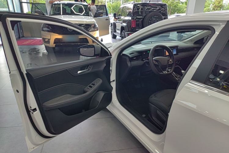 Used Roewe i5 2023 1.5L CVT Luxury Edition Driver Seat