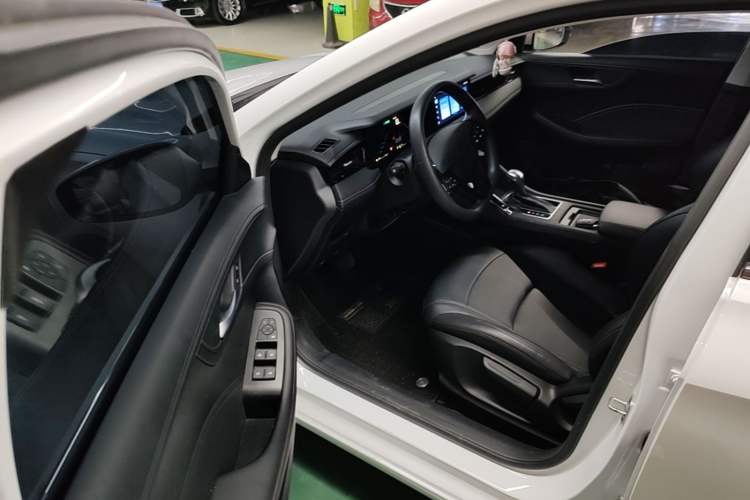 Used Roewe i5 2023 1.5L CVT Luxury Edition Driver Seat