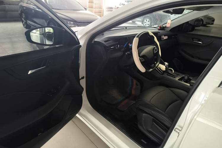 Used Roewe i5 2023 1.5L CVT Luxury Edition Driver Seat