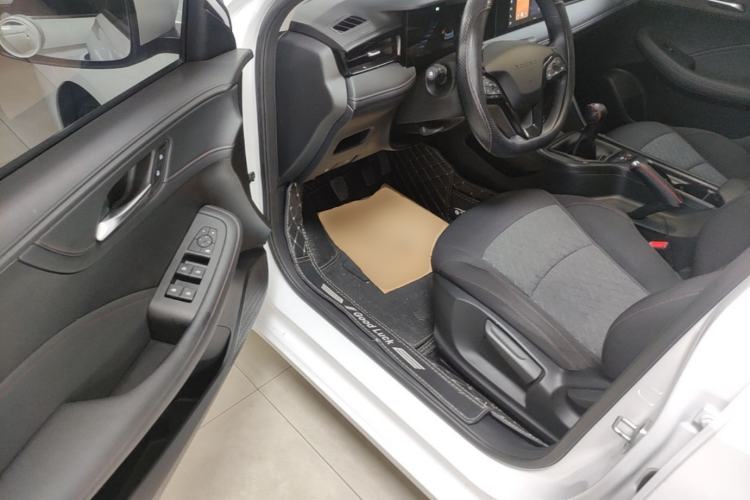 Used Roewe i5 2023 1.5L Manual Comfort Edition Driver Seat