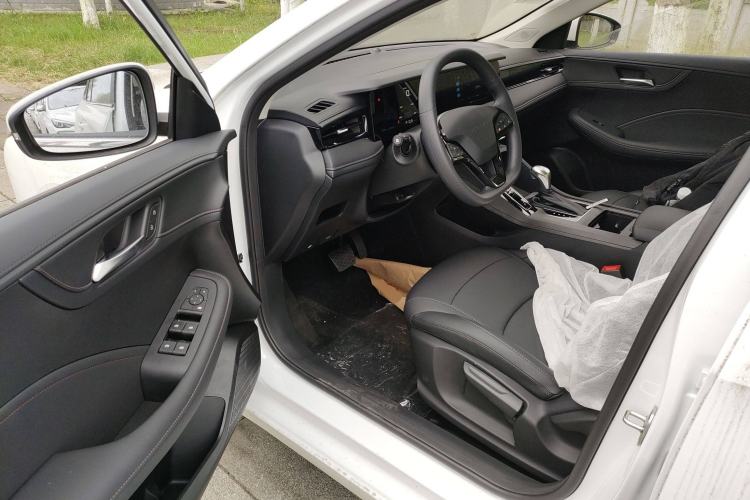Used Roewe i5 2023 1.5L CVT Luxury Edition Driver Seat