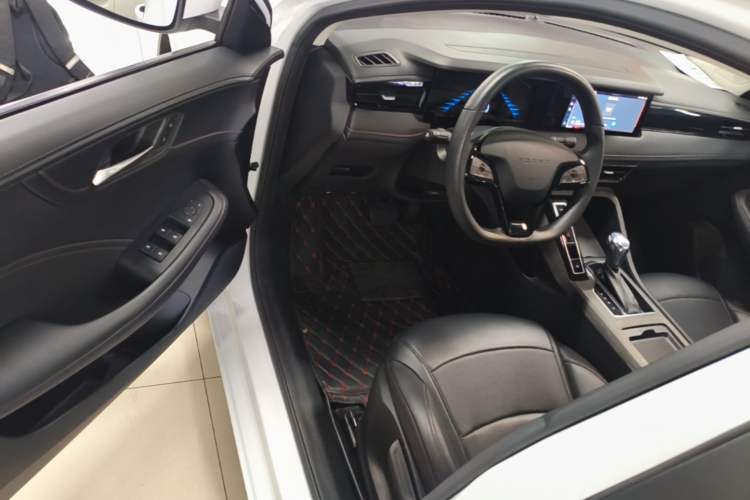 Used Roewe i5 2023 1.5L CVT Luxury Edition Driver Seat