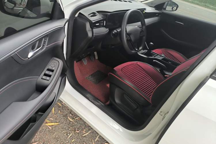 Used Roewe i5 2023 1.5L Manual Comfort Edition Driver Seat