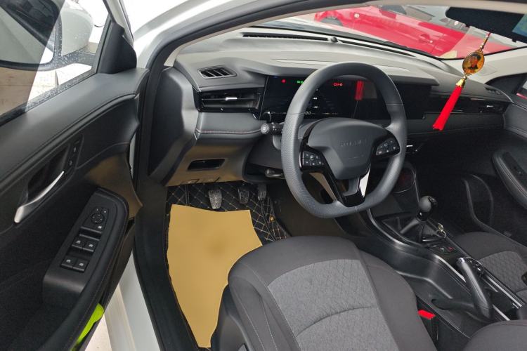 Used Roewe i5 2023 1.5L Manual Comfort Edition Driver Seat