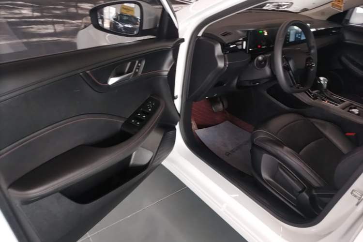 Used Roewe i5 2023 1.5L CVT Luxury Edition Driver Seat