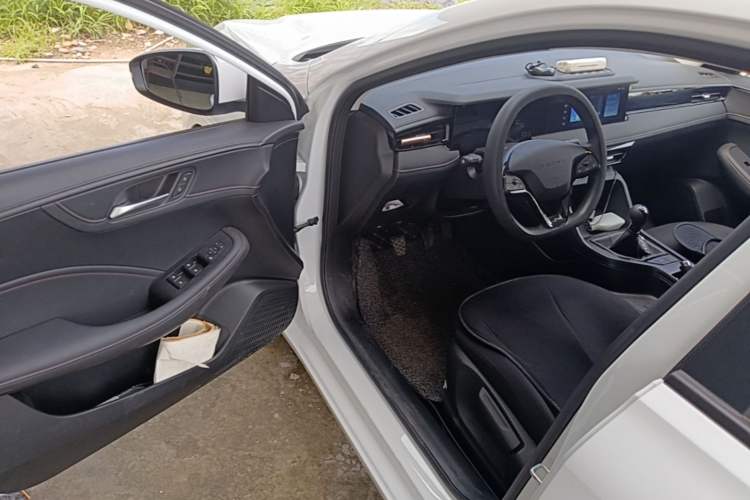 Used Roewe i5 2023 1.5L Manual Comfort Edition Driver Seat