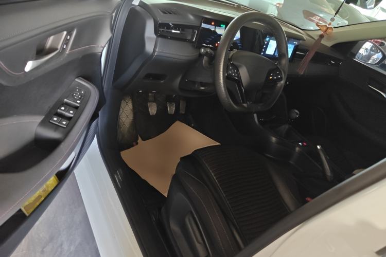 Used Roewe i5 2023 1.5L Manual Comfort Edition Driver Seat