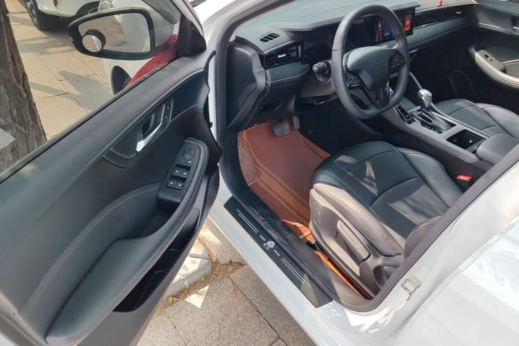 Used Roewe i5 2023 1.5L CVT Luxury Edition Driver Seat