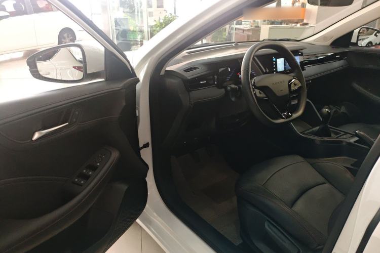Used Roewe i5 2023 1.5L Manual Comfort Edition Driver Seat