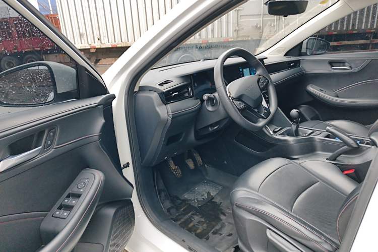 Used Roewe i5 2023 1.5L Manual Excellence Edition Driver Seat