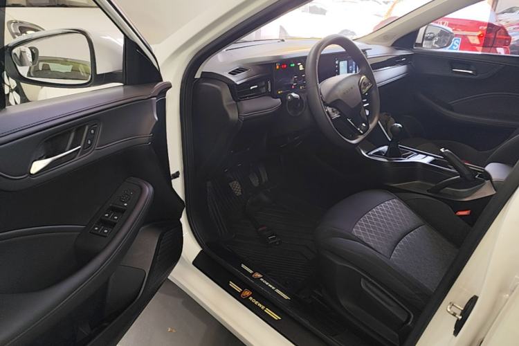 Used Roewe i5 2023 1.5L Manual Comfort Edition Driver Seat