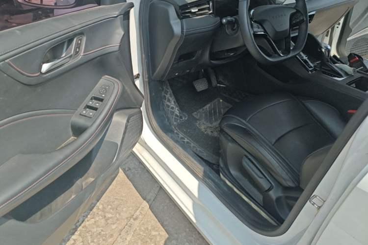 Used Roewe i5 2023 1.5L CVT Luxury Edition Driver Seat