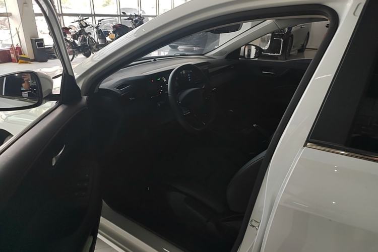Used Roewe i5 2023 1.5L Manual Excellence Edition Driver Seat