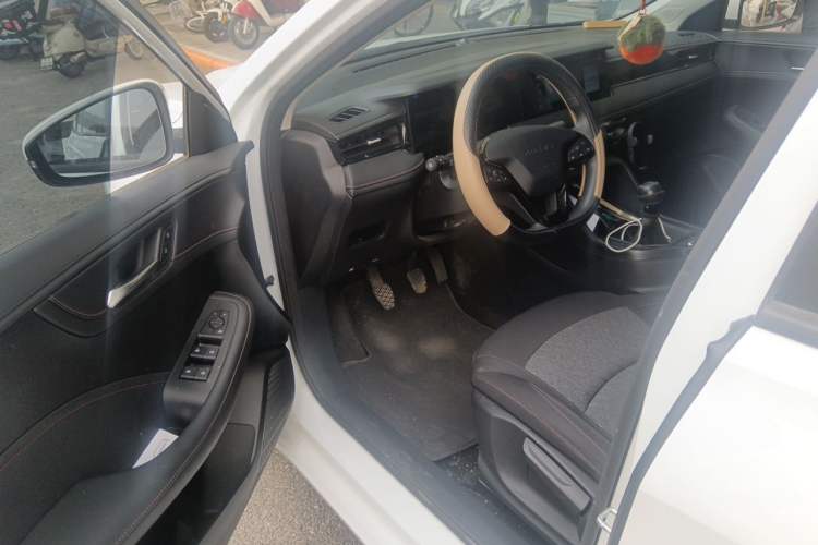 Used Roewe i5 2023 1.5L Manual Comfort Edition Driver Seat