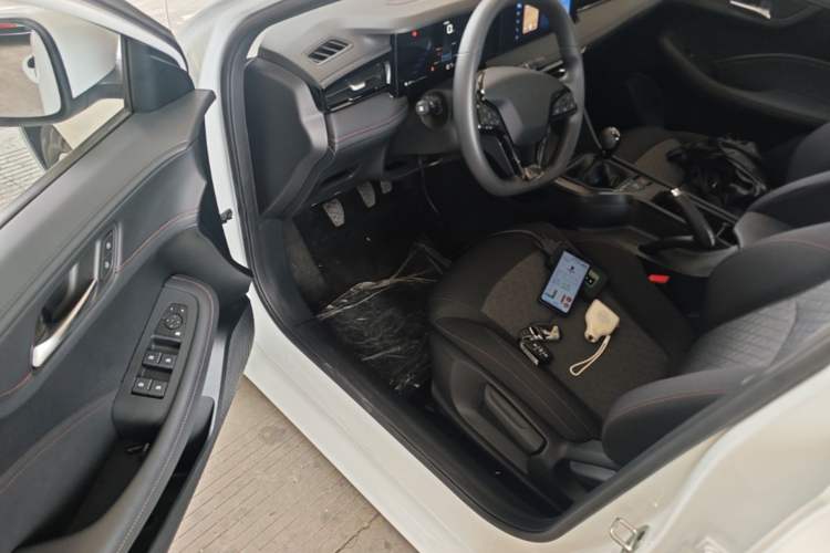Used Roewe i5 2023 1.5L Manual Comfort Edition Driver Seat