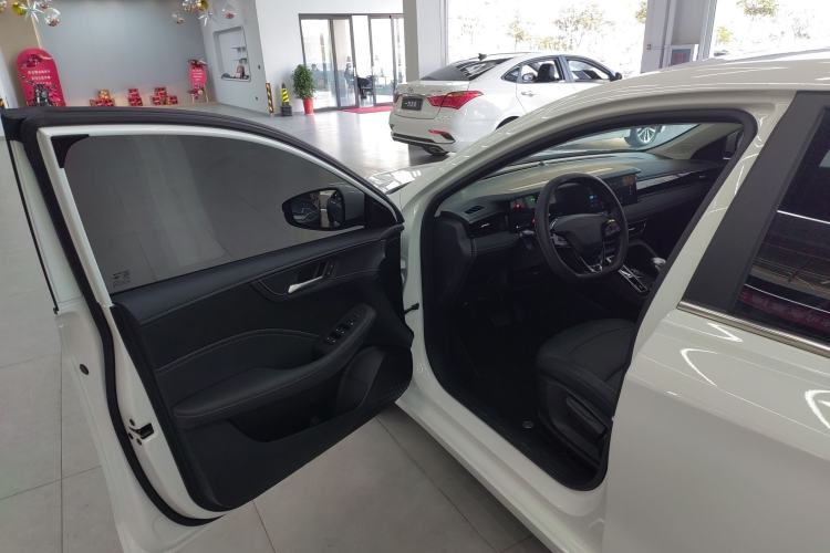 Used Roewe i5 2023 1.5L CVT Luxury Edition Driver Seat