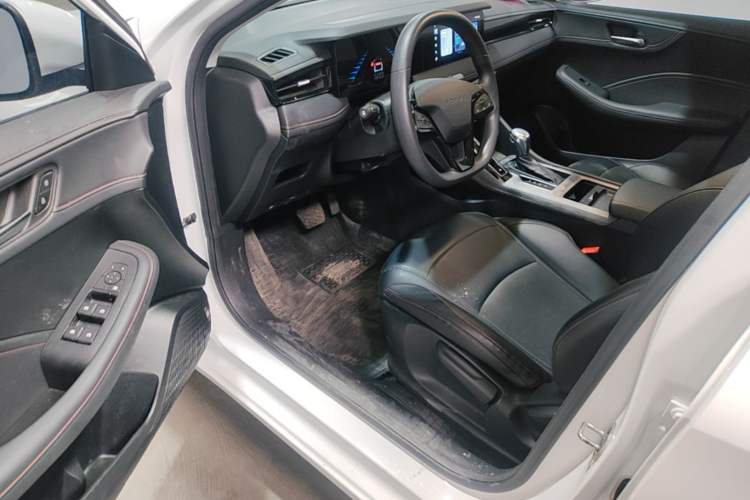 Used Roewe i5 2023 1.5L CVT Luxury Edition Driver Seat