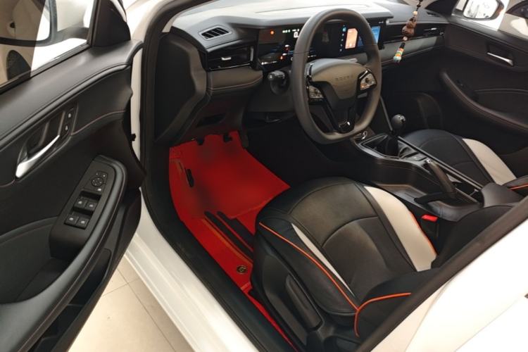 Used Roewe i5 2023 1.5L Manual Comfort Edition Driver Seat