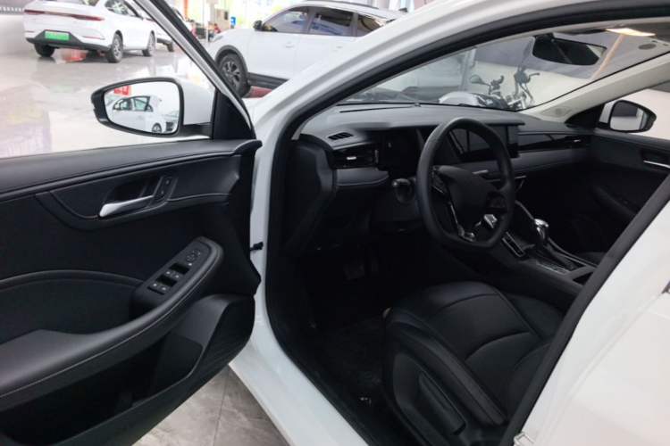 Used Roewe i5 2023 1.5L CVT Luxury Edition Driver Seat