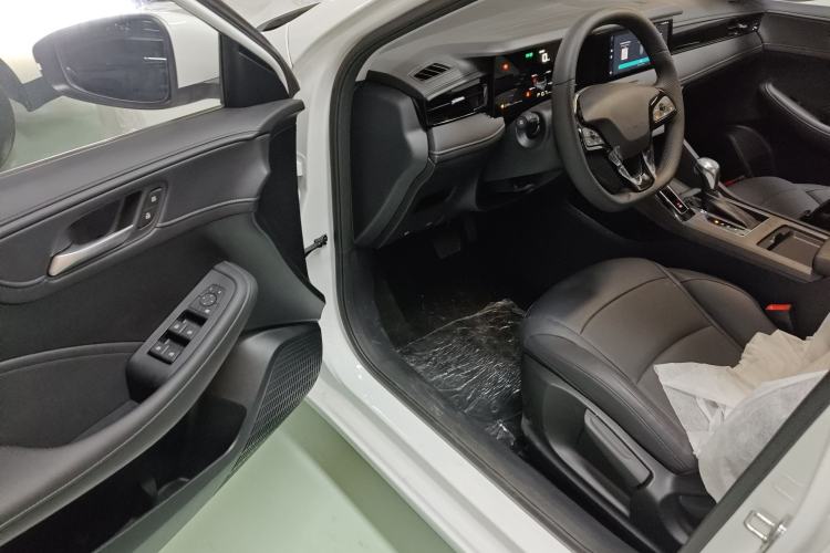 Used Roewe i5 2023 1.5L CVT Luxury Edition Driver Seat