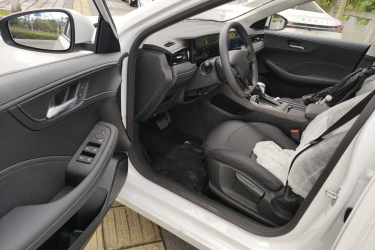 Used Roewe i5 2023 1.5L CVT Luxury Edition Driver Seat