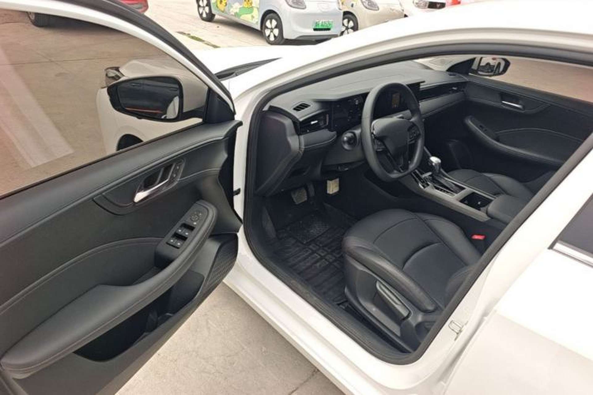 Used Roewe i5 2023 1.5L CVT Luxury Edition Driver Seat