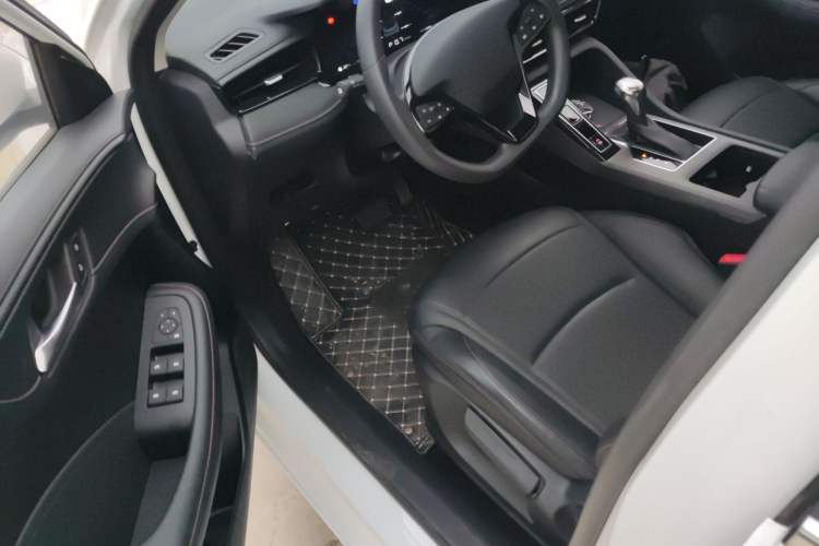 Used Roewe i5 2023 1.5L CVT Luxury Edition Driver Seat