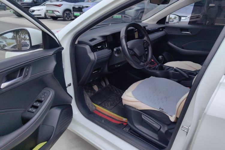 Used Roewe i5 2023 1.5L Manual Comfort Edition Driver Seat