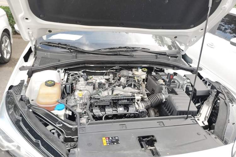 Used Roewe i5 2023 1.5L Manual Comfort Edition Engine Bay