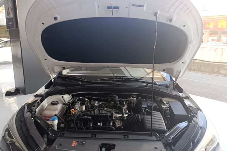 Used Roewe i5 2023 1.5L CVT Luxury Edition Engine Bay