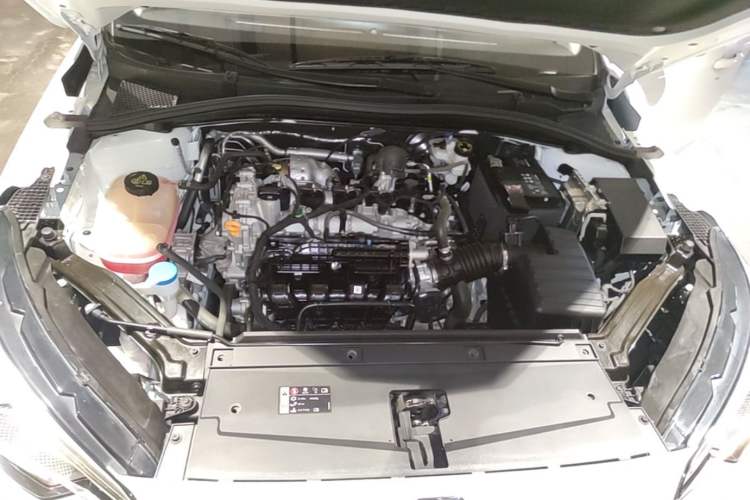 Used Roewe i5 2023 1.5L Manual Comfort Edition Engine Bay