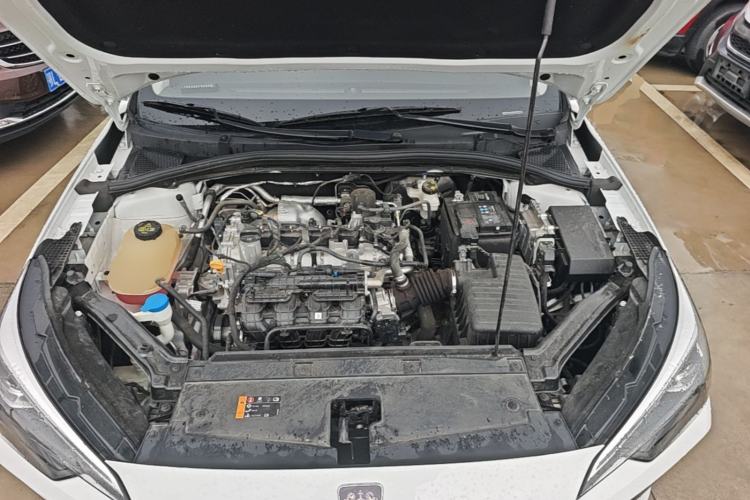Used Roewe i5 2023 1.5L Manual Comfort Edition Engine Bay